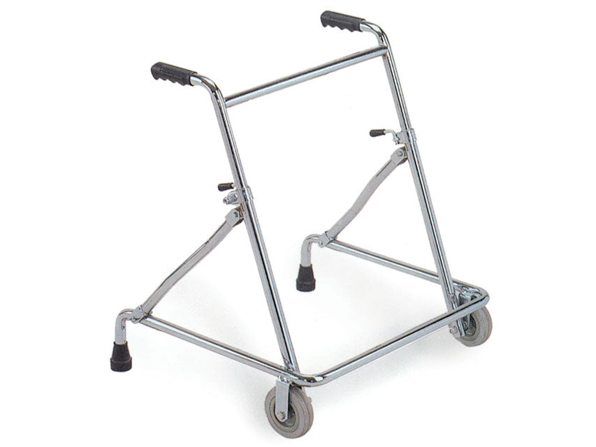 WALKER WITH WHEELS